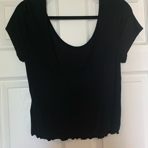 Black crop tee, Size L - Picture 2 of 2
